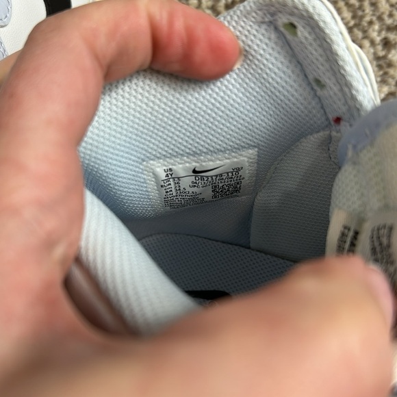 Nike Dunk High Sneakers - Picture 5 of 6